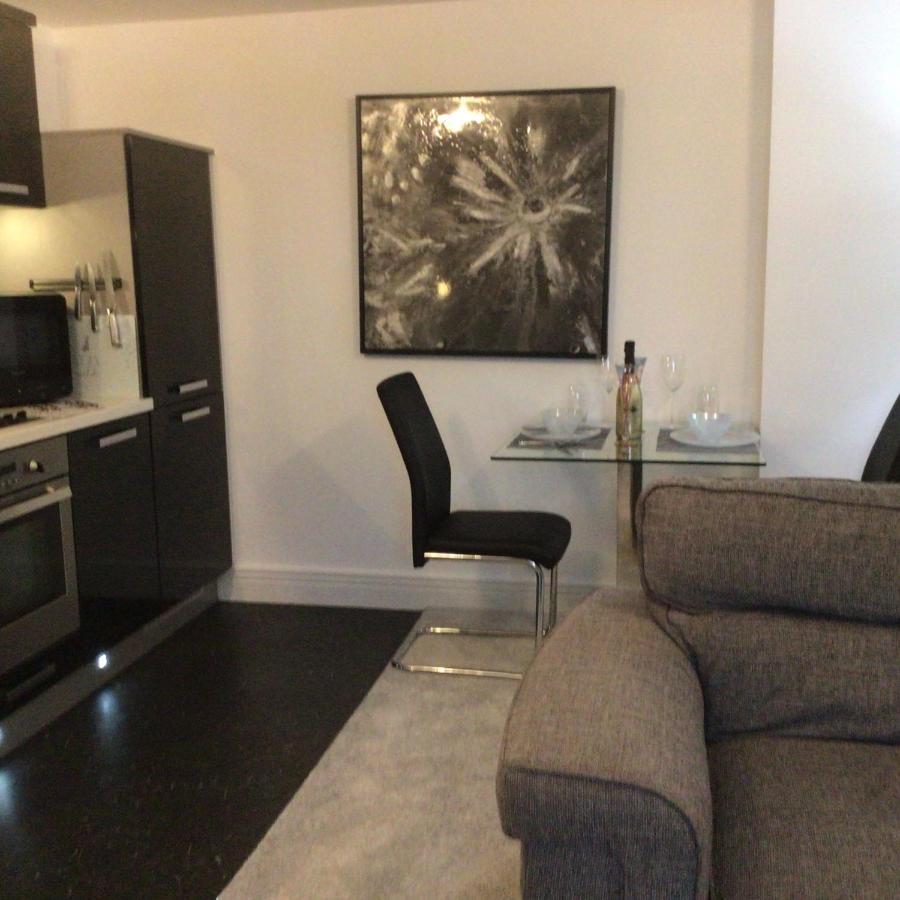 וורצ'סטר Luxurious River View Apartment With Terrace מראה חיצוני תמונה