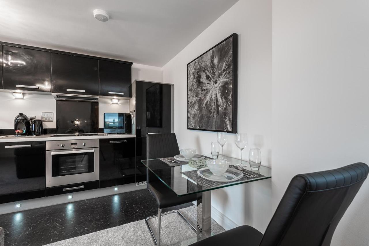 וורצ'סטר Luxurious River View Apartment With Terrace מראה חיצוני תמונה
