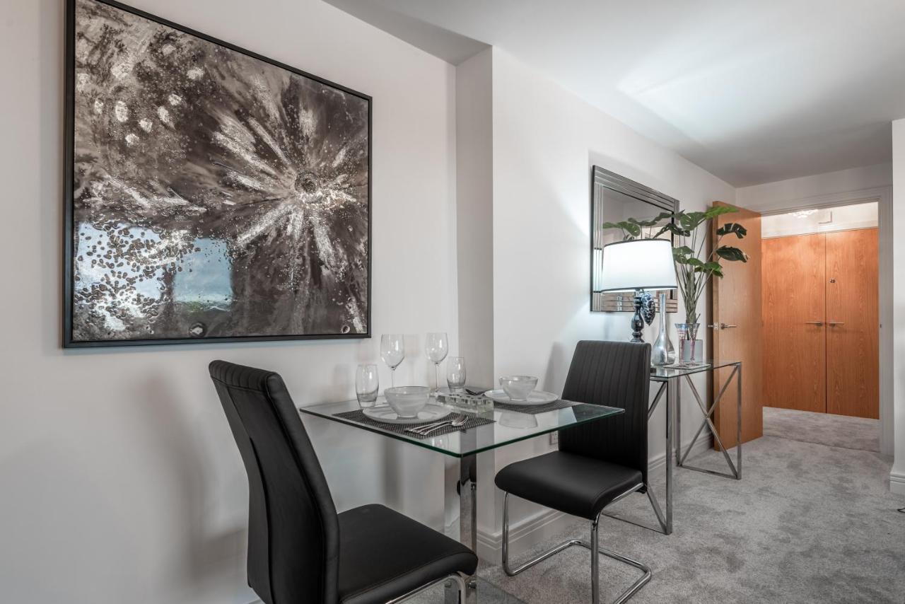 וורצ'סטר Luxurious River View Apartment With Terrace מראה חיצוני תמונה